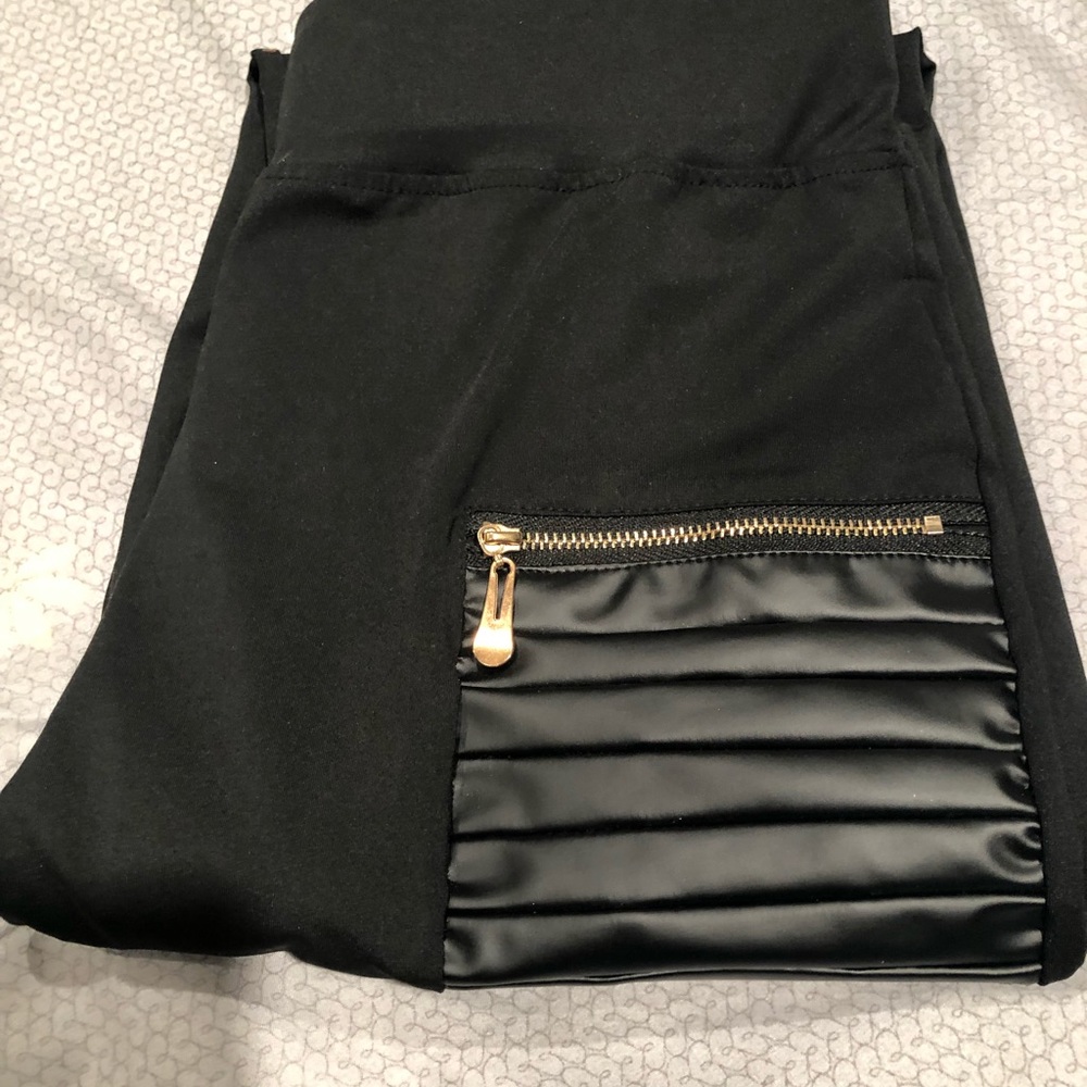 💫 Faux Leather Inspired Leggings 💫
